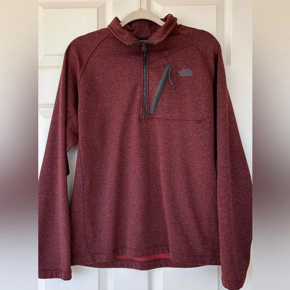 The North Face Men’s 1/4 Zip Mock Neck Size Large